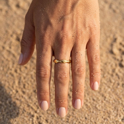 Wavy Ring Band