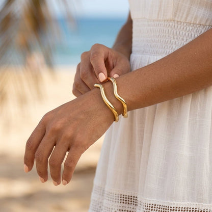 Wavy Bangle